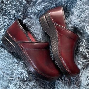 Dansko Maroon Leather Clogs Brand New
